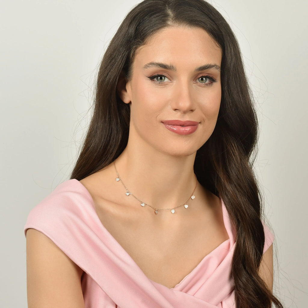 COLLANA IN ARGENTO IP ROSE CON CUORI CON CRISTALLI BIANCHI Melitea