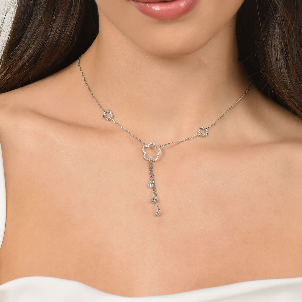 COLLANA IN ARGENTO CON FIORI TRAFORATI Melitea